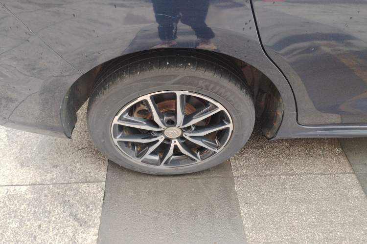 Used BYD Song MAX 2017 1.5T Manual Smart Connect Luxury 7-Seater