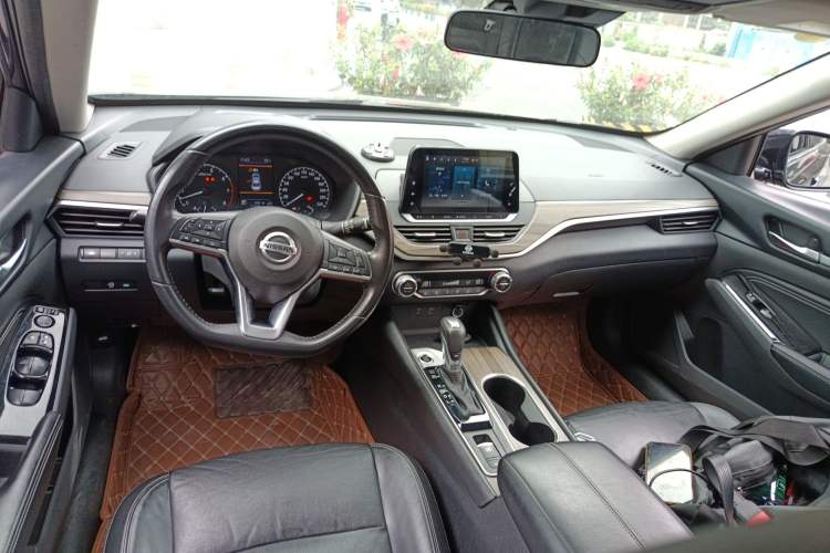 Used Nissan Teana 2021 2.0L XL Comfort Edition Center Console