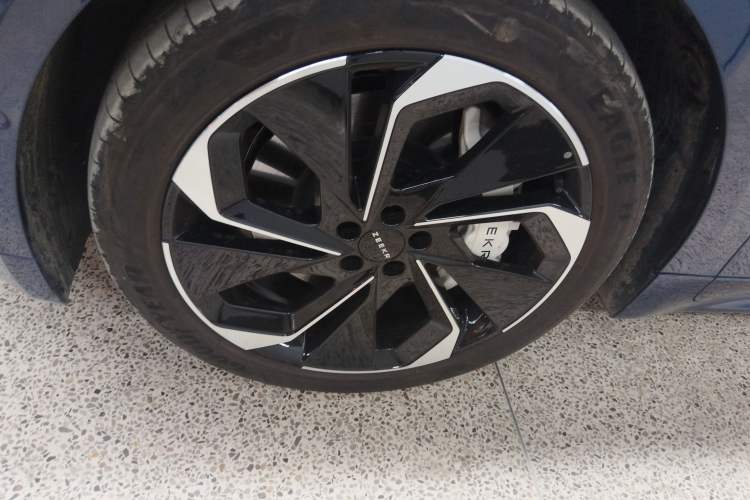 Used Zeekr 001 2023 WE Edition 100 kWh Left Front Wheel Hub