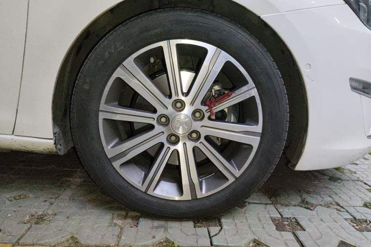 Used Peugeot 408 2014 1.6T Automatic Supreme Edition Right Front Wheel Hub