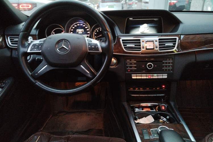 Used Mercedes-Benz E-Class 2015 Facelift E 260 L Luxury Edition