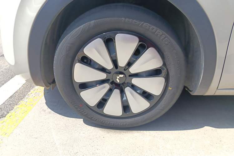 Used Wuling Bingo 2024 333 km Enjoyment Version Left Front Wheel Hub