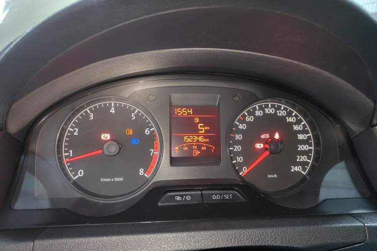 Used Volkswagen Santana 2015 1.6L Manual Comfort Edition