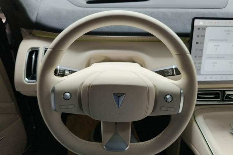 Used Deepal S09 2025 Four-Wheel Drive Ultra+ Custom Edition
