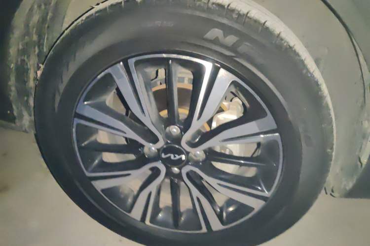 Used Kia kx1 Stonic 2021 1.4L CVT Fun & Sunroof Model