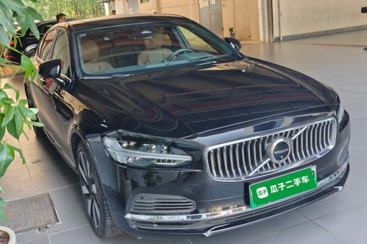 Used Volvo S90 New Energy 2025 Plug-in Hybrid Four-Wheel Drive Long-Range Luxury Smart Edition