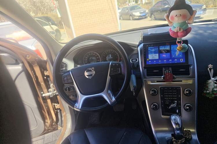 Used Volvo XC60 2012 T5 Comfort Edition Steering Wheel