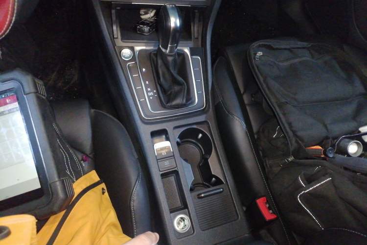 Used Volkswagen Golf 2016 230TSI Automatic Luxury Version
