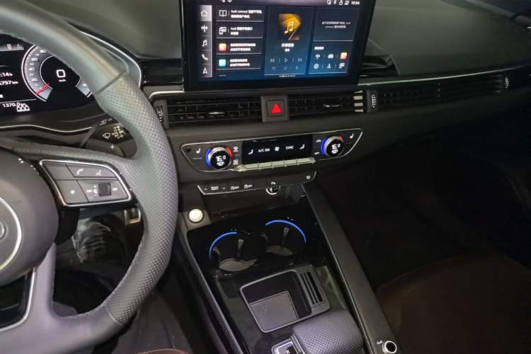 Used Audi A4L 2024 40 TFSI Luxury Dynamic Edition
