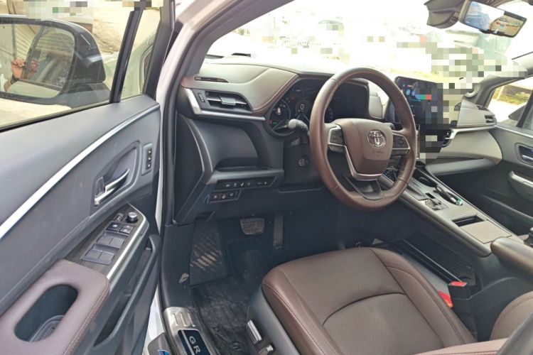 Used Toyota Granvia 2023 2.5L Hybrid Flagship VIP Edition