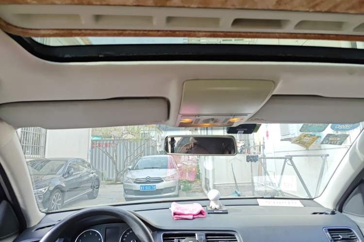 Used Volkswagen Lavida 2013 Restyled Classic 1.6L Automatic Comfort Edition
