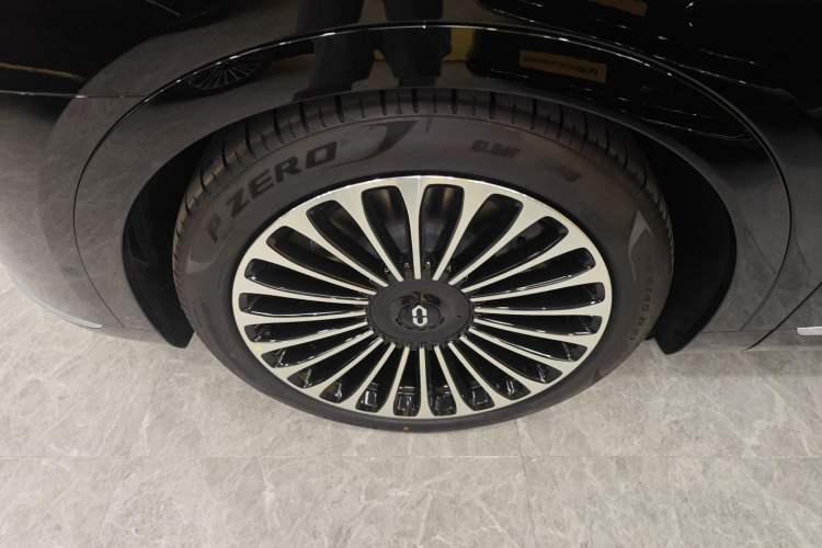 Used Hima AITO M9 2025 Extended-Range Ultra Version 52 kWh 6-Seater
