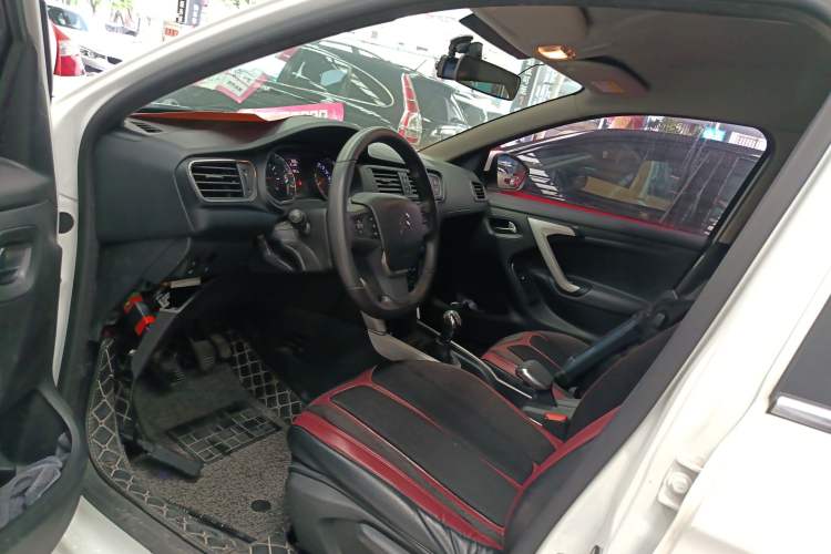 Used Citroen C3-XR 2017 230THP Manual Pioneer Edition
