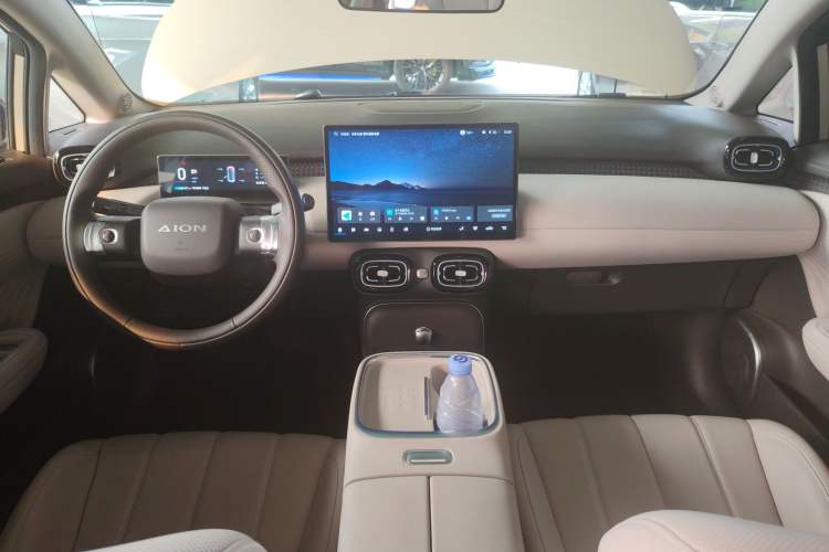 Used AION UT 2025 420 Prestige Edition Center Console