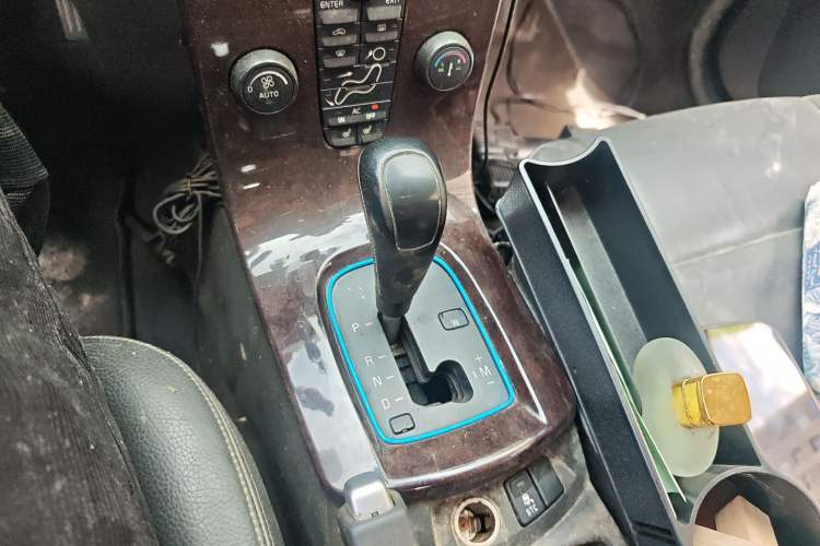 Used Volvo S40 2006 2.4i Gear Lever