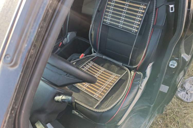 Used FORTHING Lingzhi 2023 M5L 1.6L Base Model 5 Seats