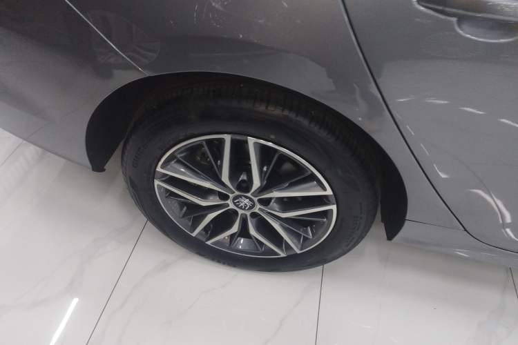 Used BYD Qin PLUS 2024 Honor Edition EV 420KM Leading Model
