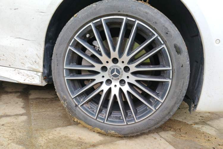 Used Mercedes-Benz C-Class 2023 C 260 L Sport Edition Right Front Wheel Hub