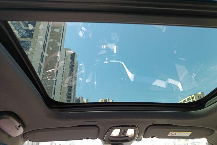 Used Volvo XC60 New Energy 2024 T8 Plug-in Hybrid Long-Range All-Wheel Drive Zhiyuan Polar Night Edition
