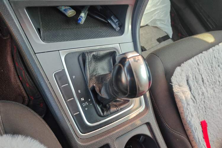 Used Volkswagen Golf 2016 1.6L Automatic Fashion Model
