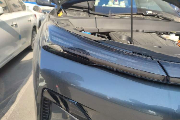 Used Geely Galaxy Xingjian 7 EM-i 2025 120km Exploration+ Version
