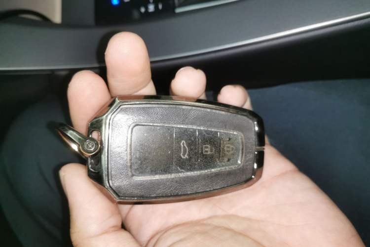 Used Toyota Avalon 2019 2.0L XLE Premium Edition China VI