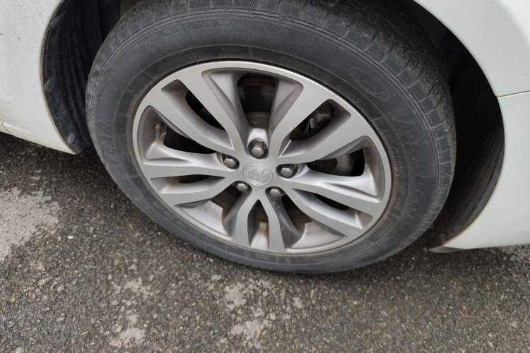 Used Buick GT 2019 18T Automatic Connected Elite Model China VI Standard Right Front Wheel Hub