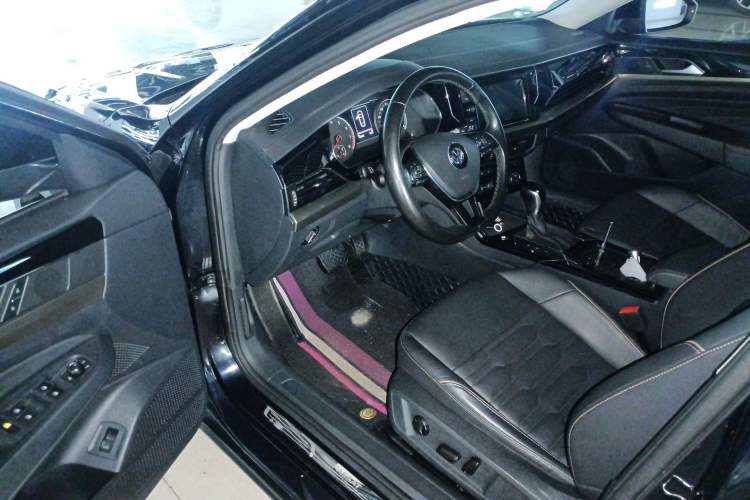 Used Volkswagen Passat 2019 330TSI Elite Edition China VI Driver Seat