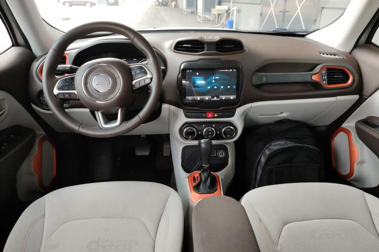 Used Jeep Renegade 2016 1.4T Automatic Jingneng Version+ Center Console