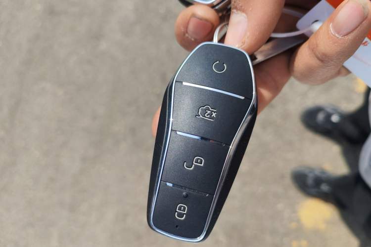 Used BYD Qin PLUS 2024 HONOR Edition DM-i 55KM Leading Model Vehicle Key