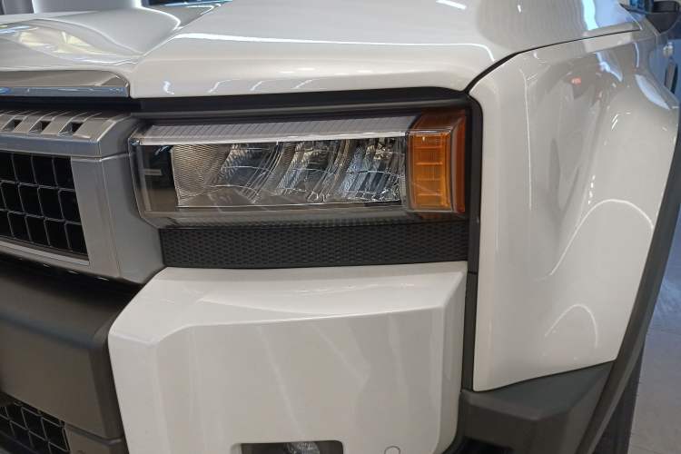 Used Toyota Prado 2024 2.4T All-Terrain TX Version 5 Seats Left Front Headlight