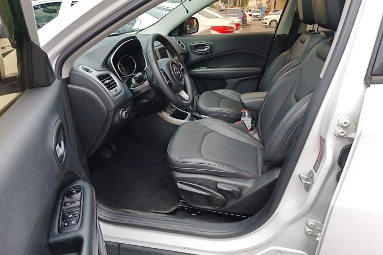 Used Jeep Compass 2017 200T Automatic Family Edition Left Front Seat