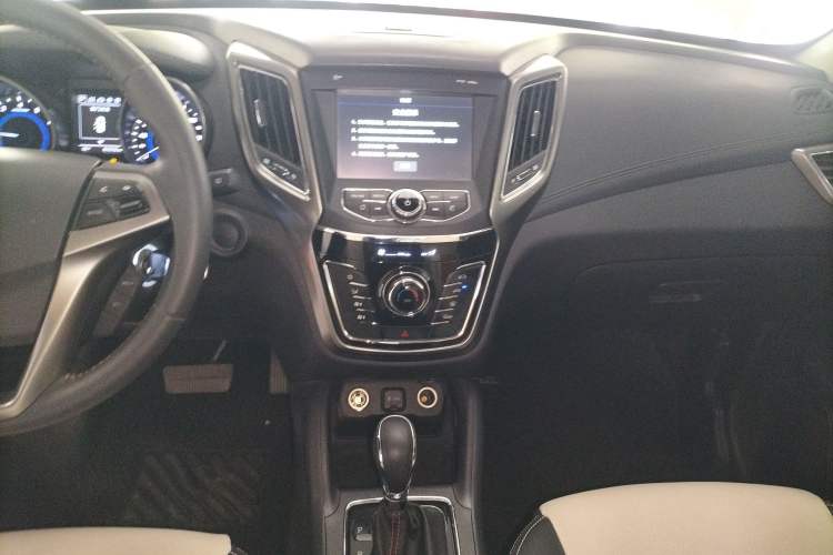 Used CHANGAN CS35 2017 1.6L Automatic Luxury Model
