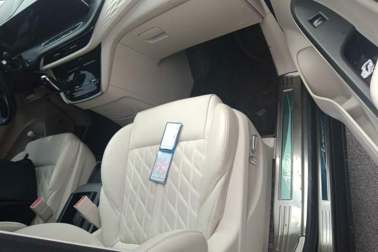 Used Buick GL8 2022 Avenir Aivia Six-Seat Deluxe Edition