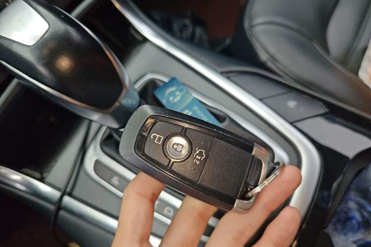 Used Ford Edge 2018 EcoBoost 245 Two-Wheel-Drive Titanium 7-Seater China V Standard
