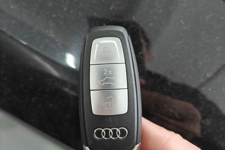 Used Audi Q5 e-tron 2023 40 e-tron Starry Edition Mecha Kit
