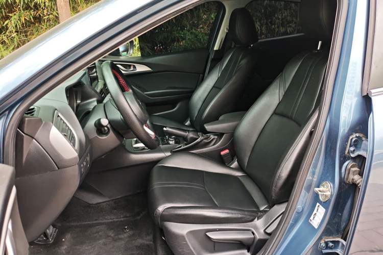 Used Mazda 3 Axela 2017 Sedan 1.5L Automatic Comfort Model Emission Standard China V