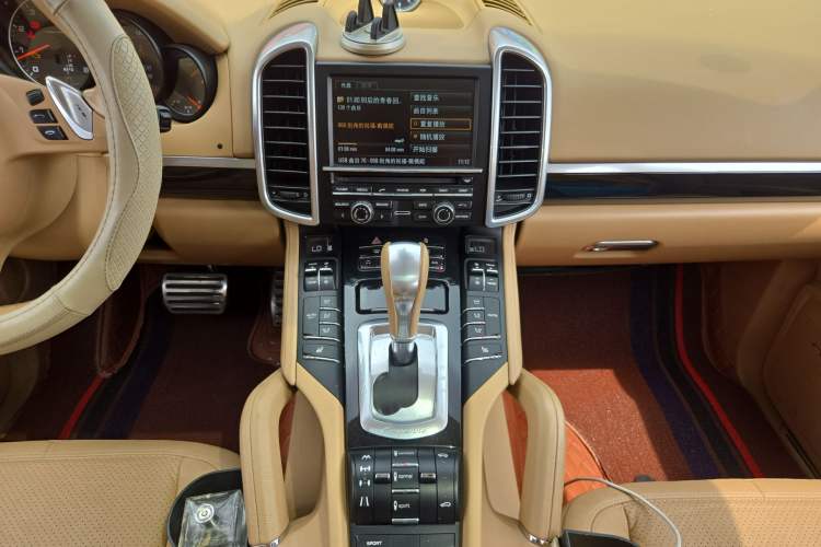 Used Porsche Cayenne 2011 Cayenne 3.0T Audio And AC Panel