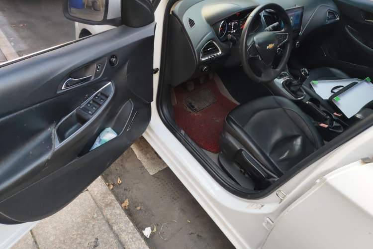 Used Chevrolet Cruze 2015 1.5L Manual Elite Edition Driver Seat