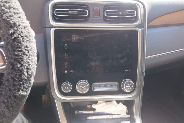 Used Lynk & Co 01 2019 2.0T Two-Wheel-Drive Pro Version China VI Standard Audio And AC Panel