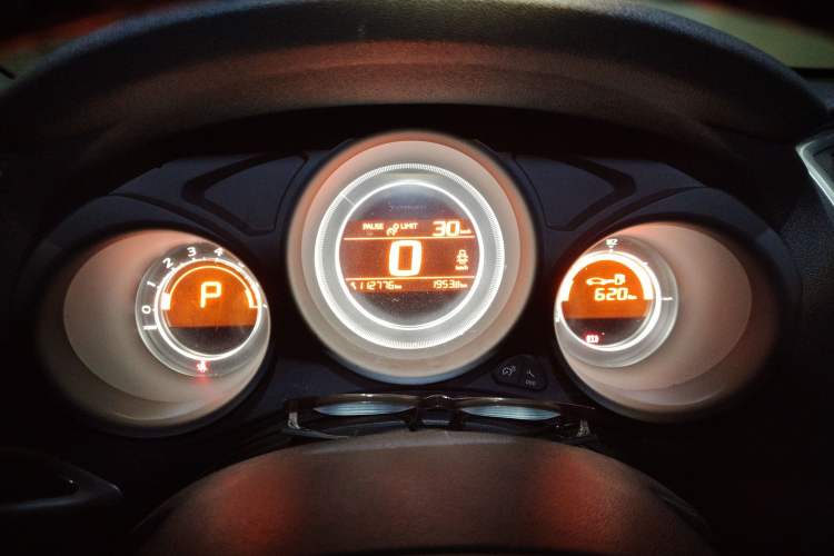 Used Citroen C4L 2015 1.8L Automatic Luxury Edition Instrument Cluster