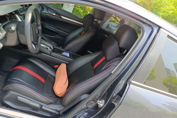 Used Honda Civic 2016 220TURBO CVT Luxury Edition
