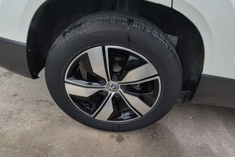 Used Volkswagen Tharu 2020 280TSI Two-Wheel Drive Comfort Edition China VI Standard Right Rear Wheel Hub