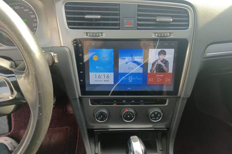 Used Volkswagen Golf 2015 1.4TSI Automatic Comfort Model Audio And AC Panel