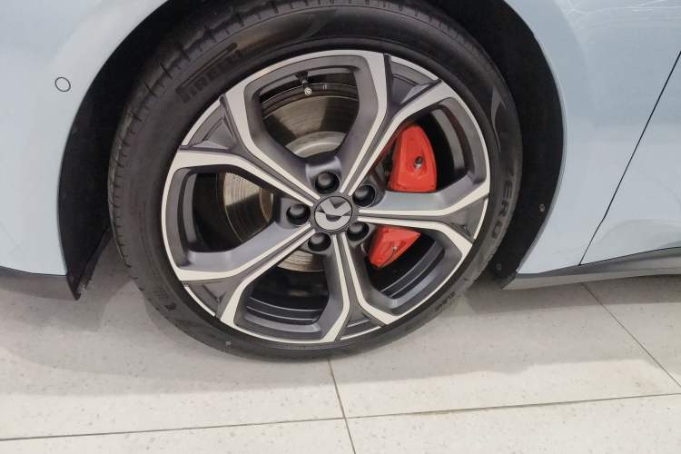 Used Nio ET5 2022 100 kWh Left Front Wheel Hub