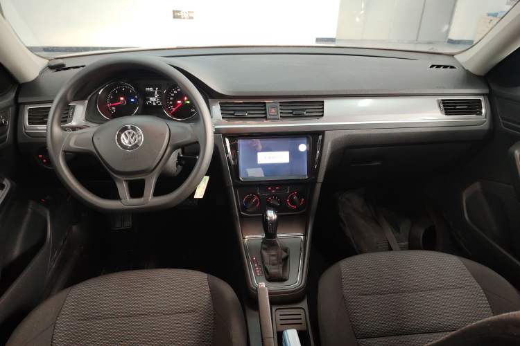 Used Volkswagen Bora 2017 1.6L Automatic Fashion Model