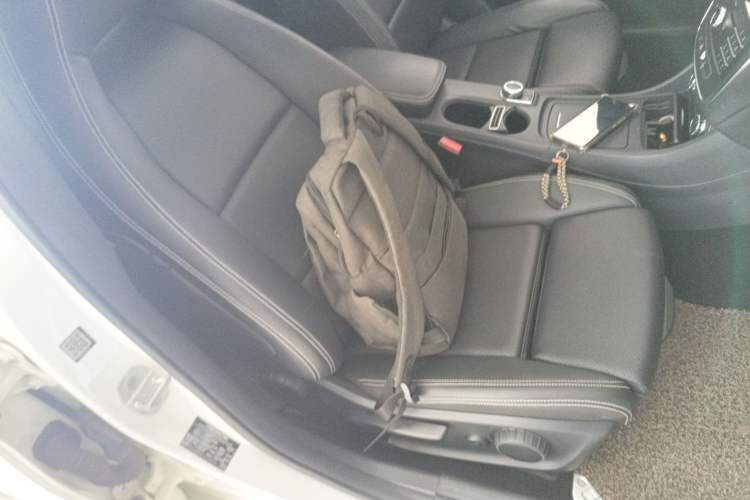 Used Mercedes-Benz GLA 2016 GLA 200 Fashion Model Right Front Seat