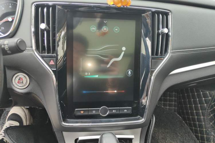 Used Roewe RX5 2019 20T Two-Wheel Drive Automatic 4G Connected Platinum Edition
