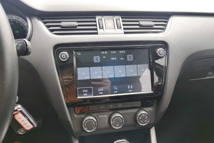 Used Skoda Octavia 2018 1.6L Automatic Luxury Edition