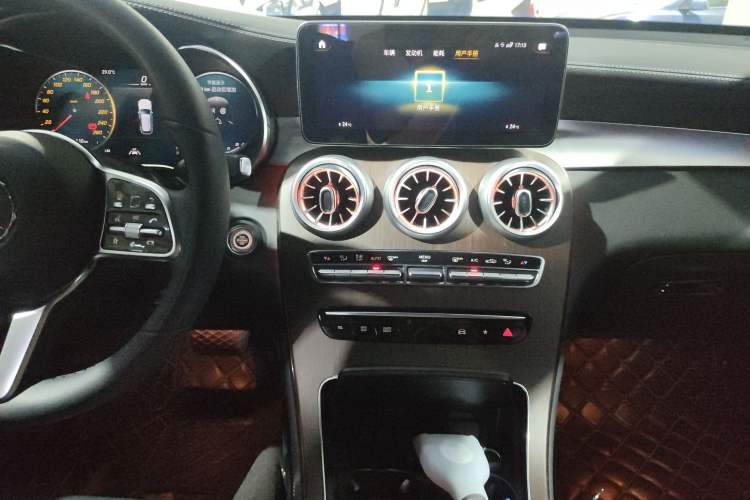 Used Mercedes-Benz GLC 2021 GLC 300 L 4MATIC Dynamic Model Audio And AC Panel